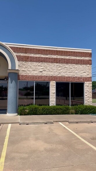 4102 Old Jacksboro Hwy, Wichita Falls, TX for lease - Commercial Listing Video - Image 2 of 17
