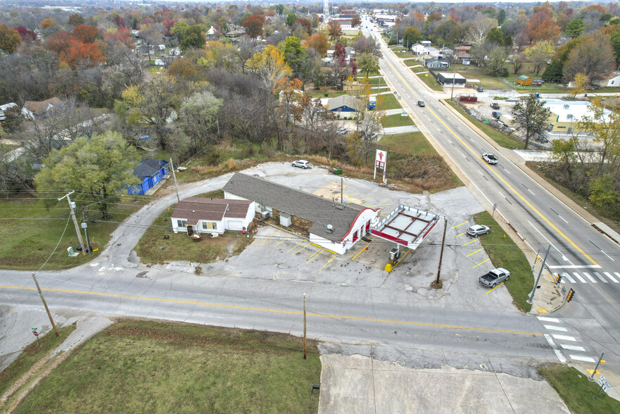 614 Broadway, Coweta, OK for sale - Building Photo - Image 2 of 5