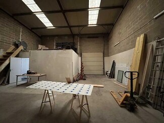 Plus de détails pour Bureau, Local d'activités à louer