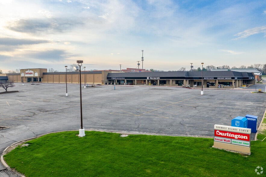 6415-6471 Quivira Rd, Shawnee, KS for lease - Building Photo - Image 3 of 16