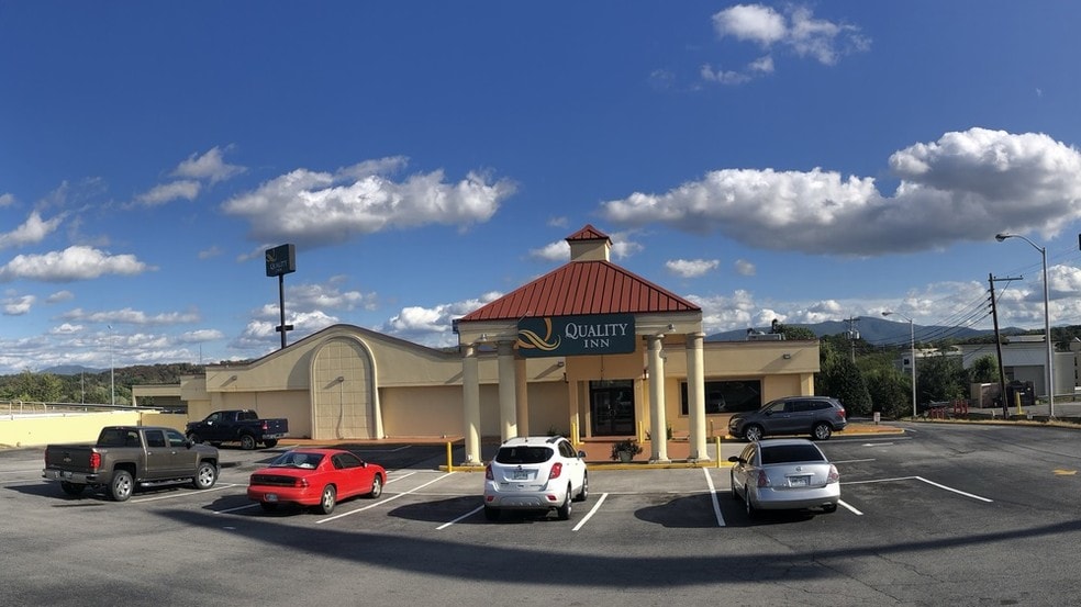 1010 Cosby Hwy, Newport, TN à vendre - Photo du bâtiment - Image 2 de 19