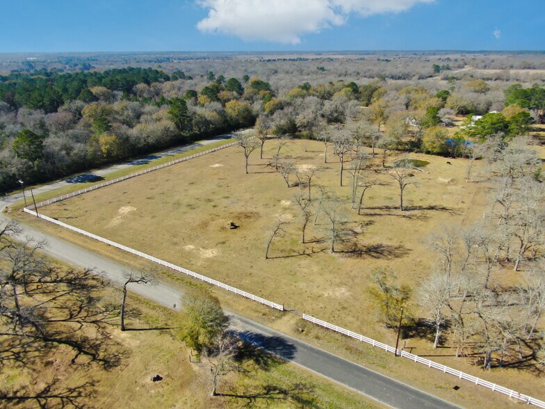 26071 Forest Hills Ln, Waller, TX à vendre - Photo du bâtiment - Image 3 de 19