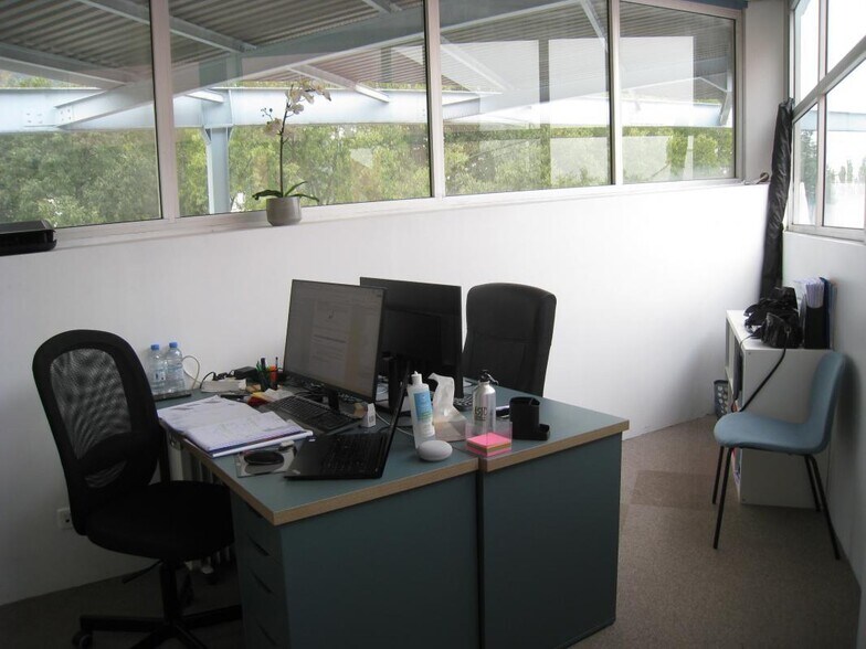 Bureau dans Gémenos à louer - Photo intérieure - Image 2 de 5