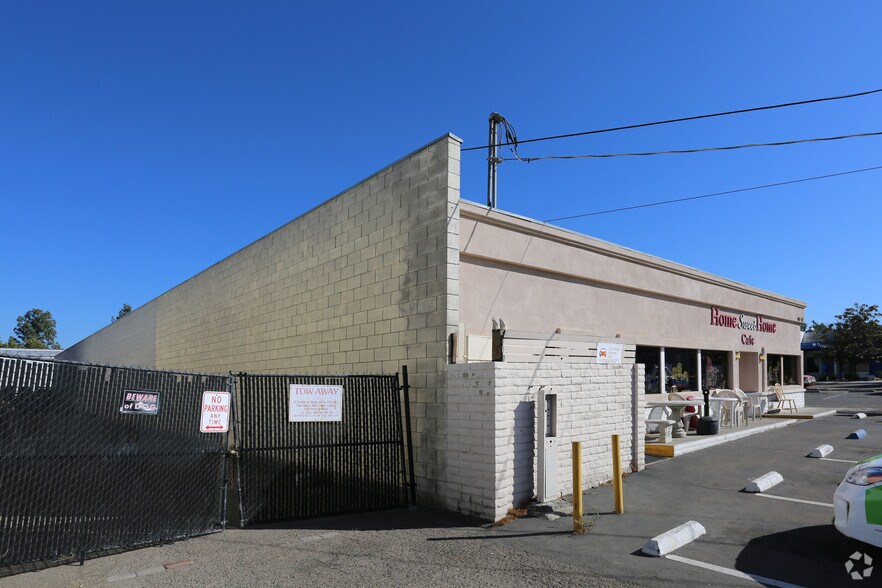 662-672 Enterprise St, Escondido, CA à louer - Photo du bâtiment - Image 3 de 8