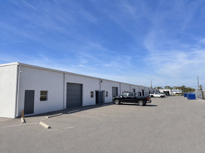 5100 Ulmerton Rd, Clearwater, FL à louer - Photo du bâtiment - Image 3 de 5