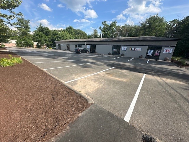 369 W Main St, Avon, CT for lease Primary Photo- Image 1 of 5