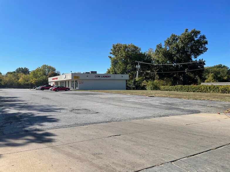 6825-6829 E Bannister Rd, Kansas City, MO à vendre - Photo du bâtiment - Image 2 de 3