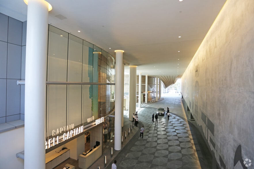 900 Wilshire Blvd, Los Angeles, CA à louer - Hall d’entrée - Image 3 de 28