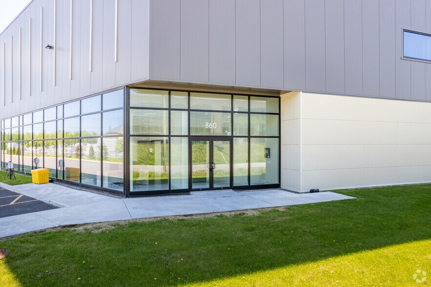 860 St Turnbull, Beauharnois, QC à louer - Photo du bâtiment - Image 3 de 7