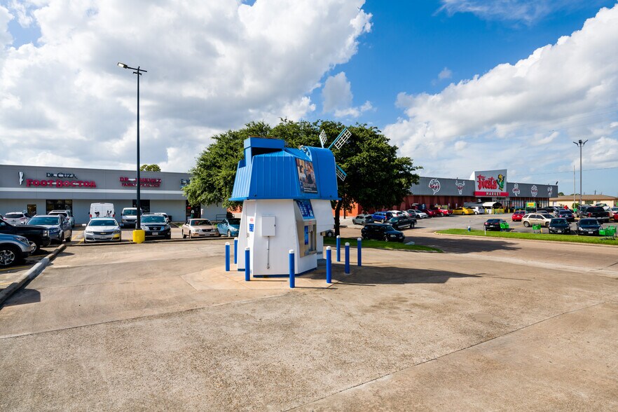 800-900 S Wayside Dr, Houston, TX à louer - Photo du bâtiment - Image 2 de 4