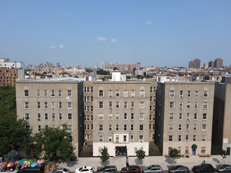 1645 Grand Concourse, Bronx, NY à vendre - Photo du bâtiment - Image 1 de 1