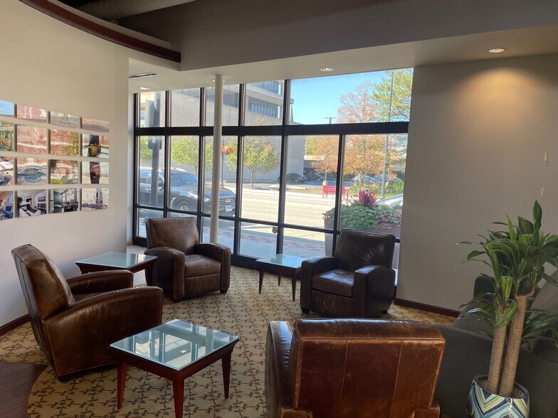 5009 W Oakton St, Skokie, IL à vendre - Photo intérieure - Image 3 de 8