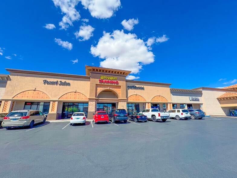 7415-7445 S Durango Dr, Las Vegas, NV à louer - Photo du bâtiment - Image 3 de 16
