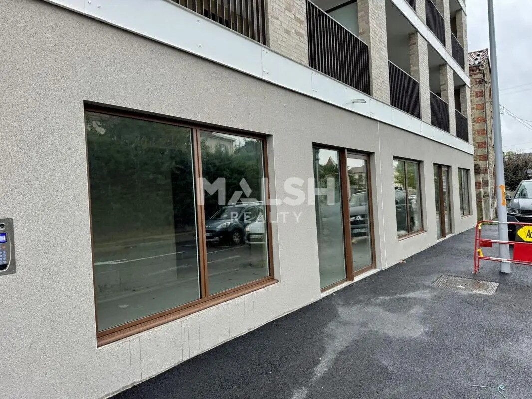 Office in Saint-Just-Saint-Rambert for lease Building Photo- Image 1 of 4