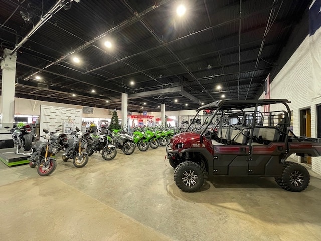 13700 N Stemmons Fwy, Farmers Branch, TX for lease Building Photo- Image 1 of 10