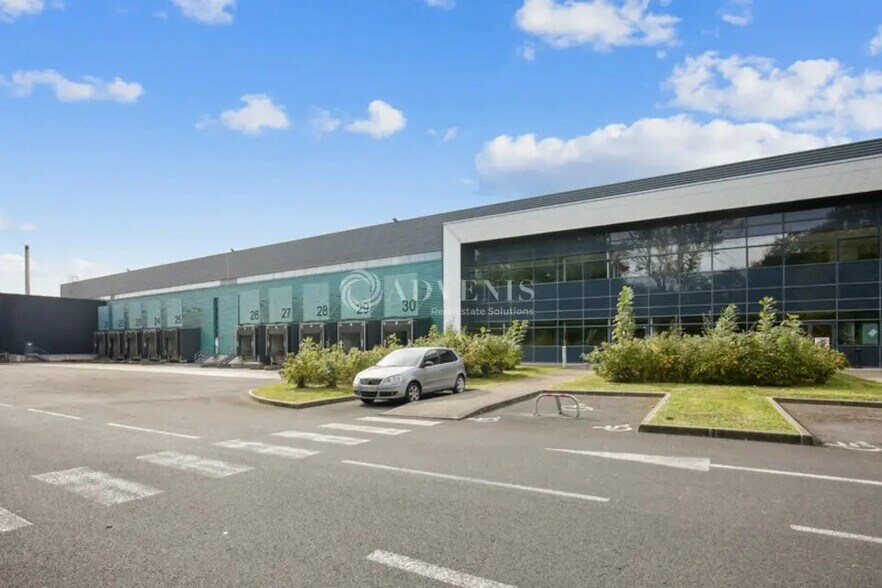 Industrial in Marly-la-ville for lease - Building Photo - Image 1 of 1