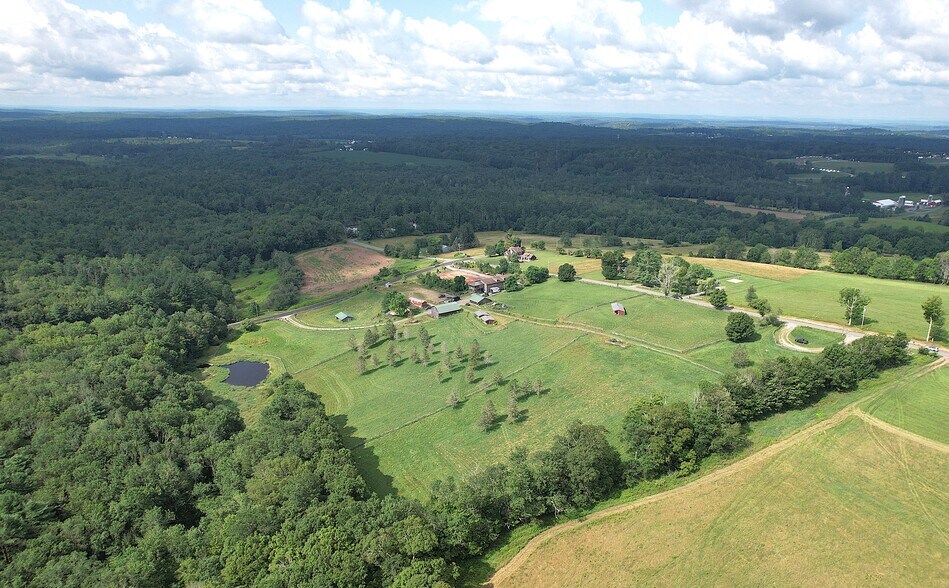 282 Shore Rd, Swan Lake, NY à vendre - Photo du bâtiment - Image 2 de 52