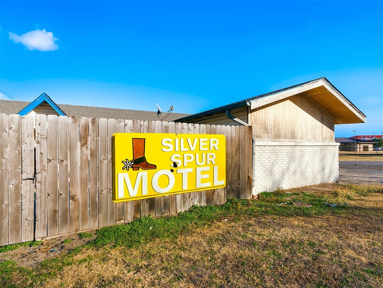 1900 No Broadway Ave, Ada, OK for sale - Building Photo - Image 2 of 37