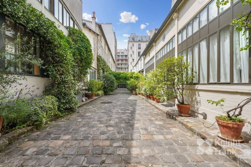 6-8 Rue Basfroi, Paris for lease - Building Photo - Image 1 of 9