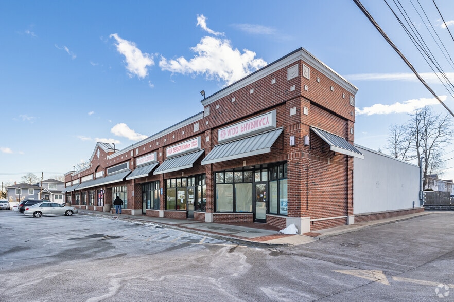 604-626 Union Blvd, West Islip, NY for lease - Primary Photo - Image 1 of 6