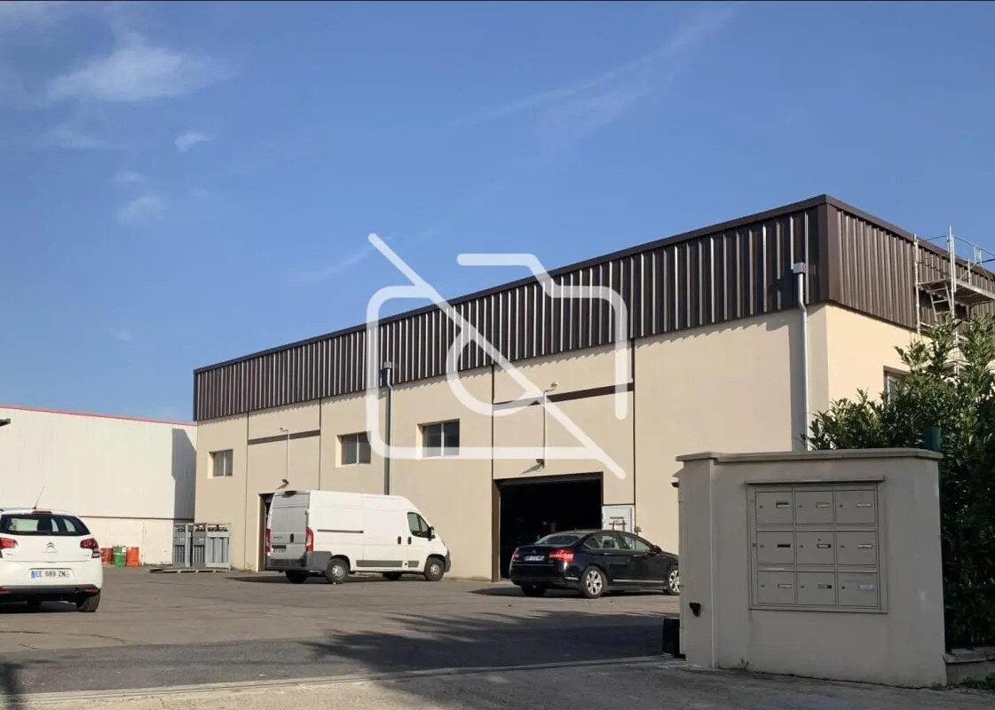 Industrial in Morsang-sur-Orge for sale Building Photo- Image 1 of 7
