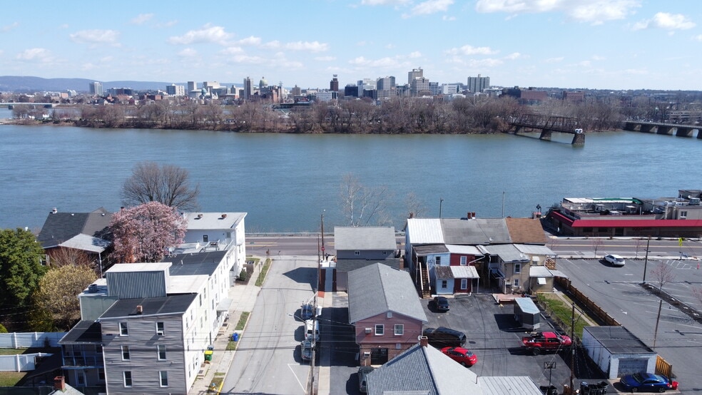 300-306 S Front St, Wormleysburg, PA for sale - Building Photo - Image 2 of 5