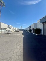 800 S Vella Rd, Palm Springs CA - Entrepôt