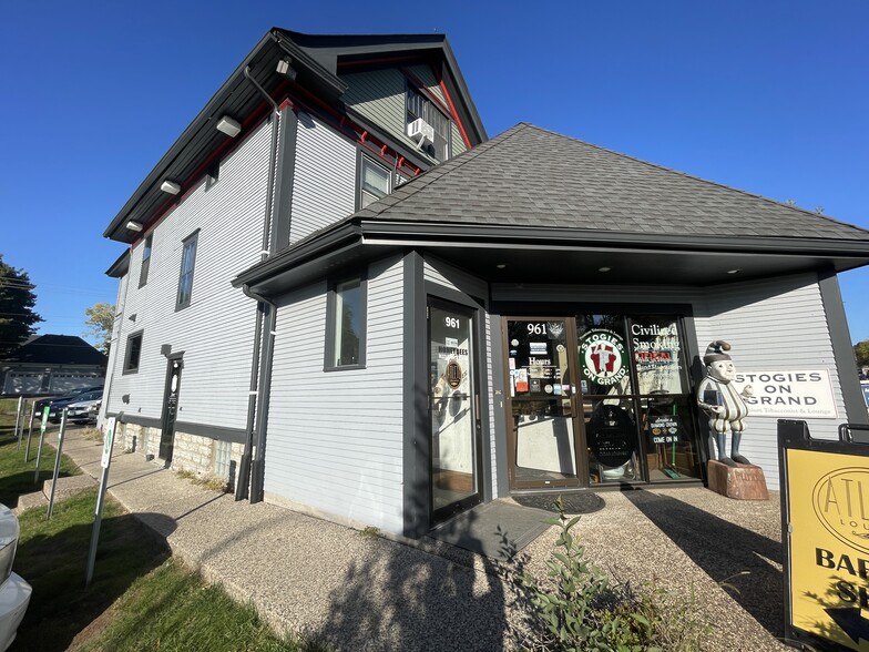 961 Grand Ave, Saint Paul, MN for lease - Building Photo - Image 2 of 7