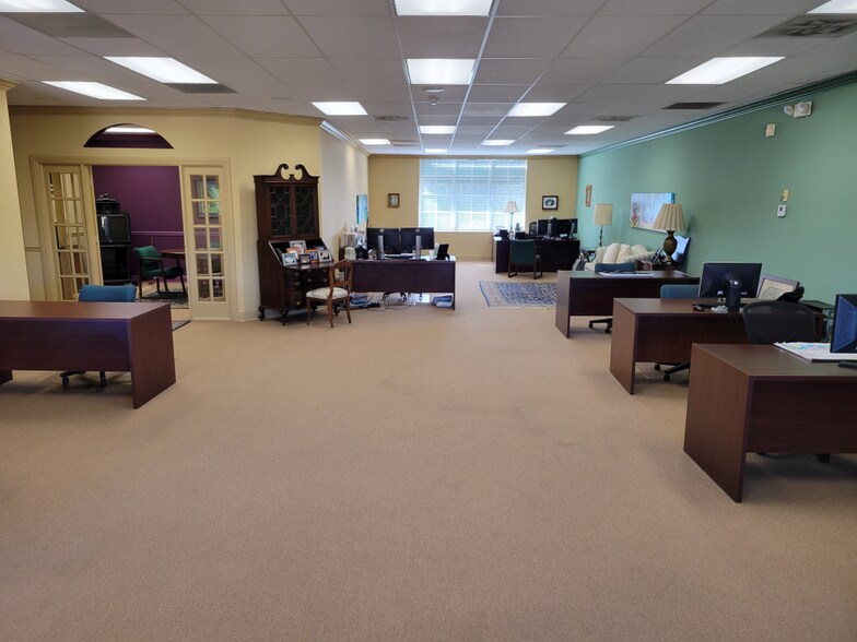 2745 E Oakland Park Blvd, Fort Lauderdale, FL à vendre - Photo du bâtiment - Image 2 de 21