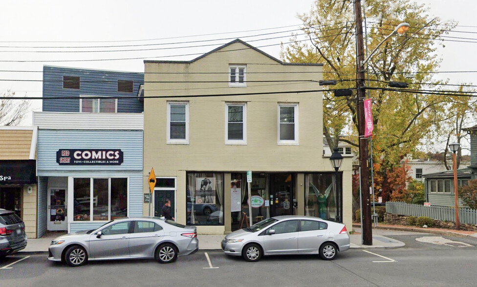 320 Main St, Port Jefferson, NY for lease - Building Photo - Image 1 of 7