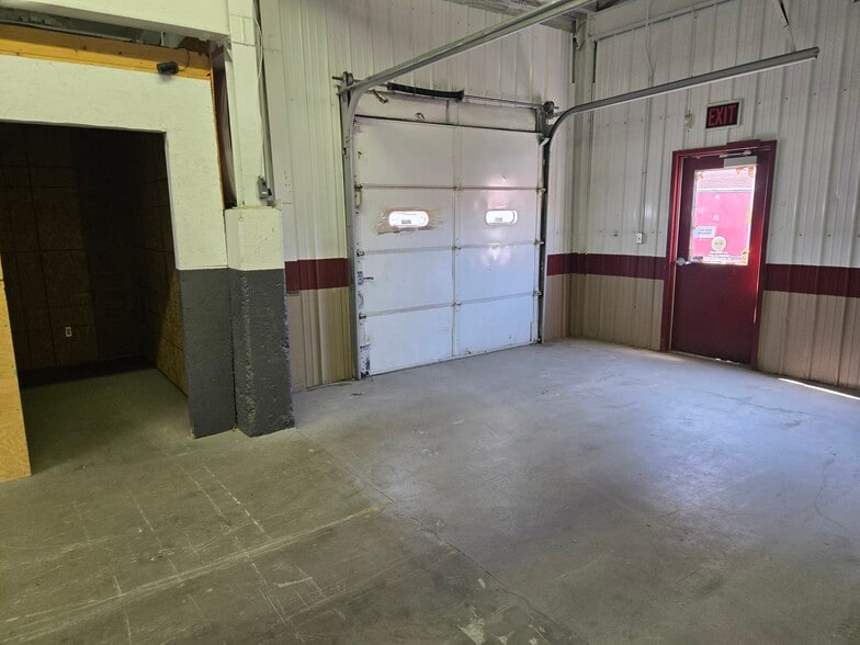 4406 New Haven Ave, Fort Wayne, IN for lease - Interior Photo - Image 3 of 7