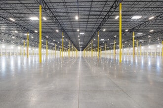 9876 Air Commerce Pky, Orlando, FL for lease Interior Photo- Image 1 of 5