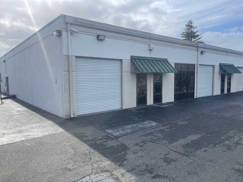 7900-7994 Capwell Dr, Oakland, CA à louer - Photo du bâtiment - Image 3 de 8