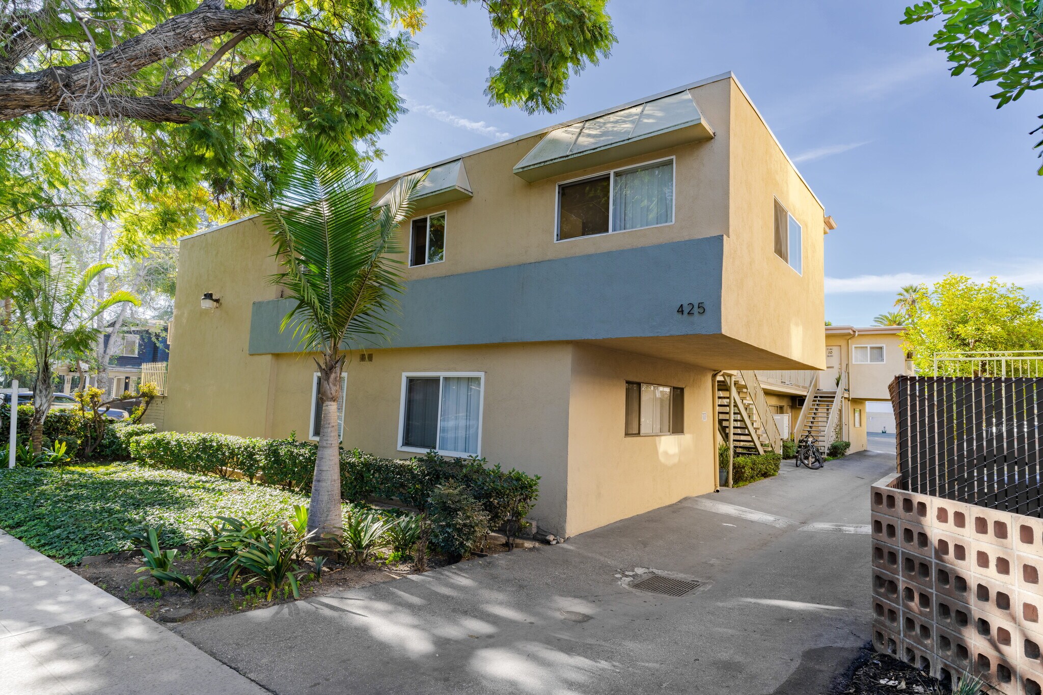 425 N Garfield Ave, Pasadena, CA à vendre Photo principale- Image 1 de 11