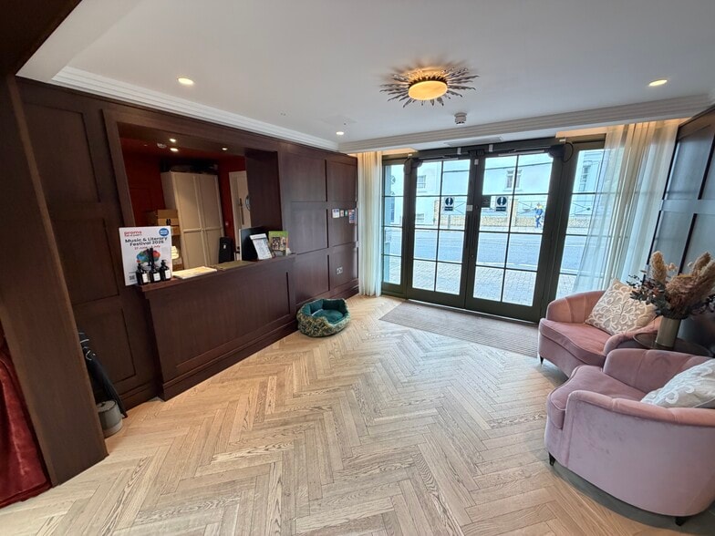 1 Hampstead Ln, London for lease - Building Photo - Image 2 of 9