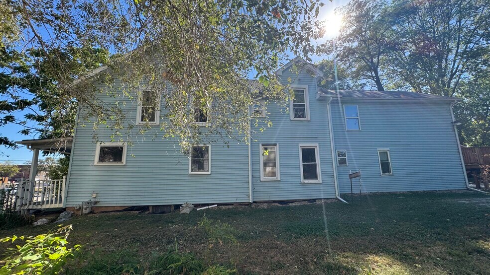 260 N Broad St, Galesburg, IL à vendre - Photo du bâtiment - Image 2 de 3