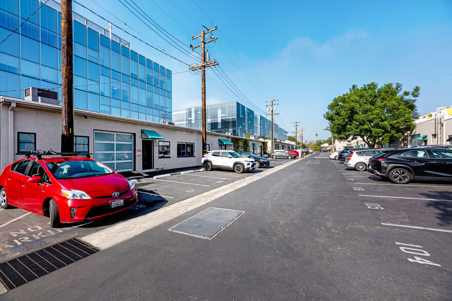 2842-2912 Colorado Ave, Santa Monica, CA for lease - Building Photo - Image 3 of 11