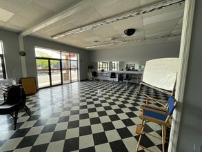 1231 E Main St, Meriden, CT for lease Interior Photo- Image 2 of 7
