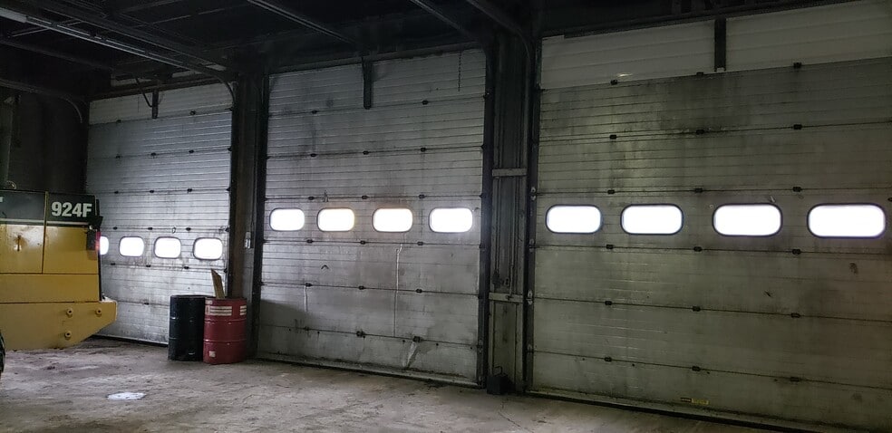 1715 Dixie Rd, Neenah, WI for lease - Interior Photo - Image 3 of 10