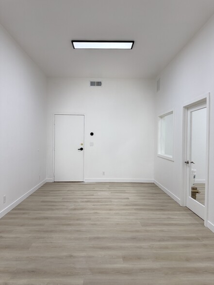 4768 Park Granada, Calabasas, CA for lease - Building Photo - Image 3 of 18
