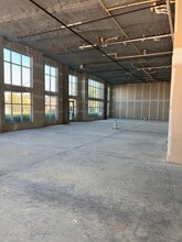 100 E Main St, Lewisville, TX à louer Photo intérieure- Image 2 de 14