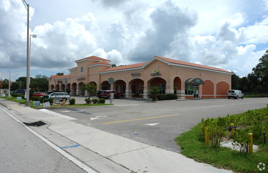 16331 N Florida Ave, Lutz, FL à louer - Photo du bâtiment - Image 2 de 3