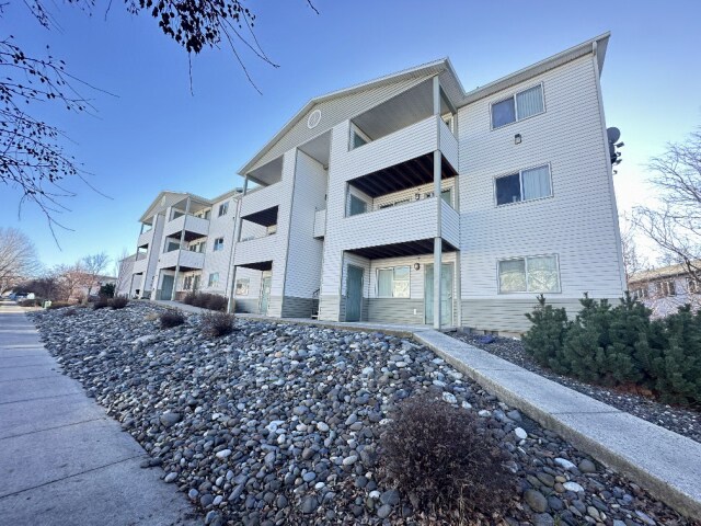 230 Baker St, Moscow, ID à vendre - Photo du bâtiment - Image 3 de 56