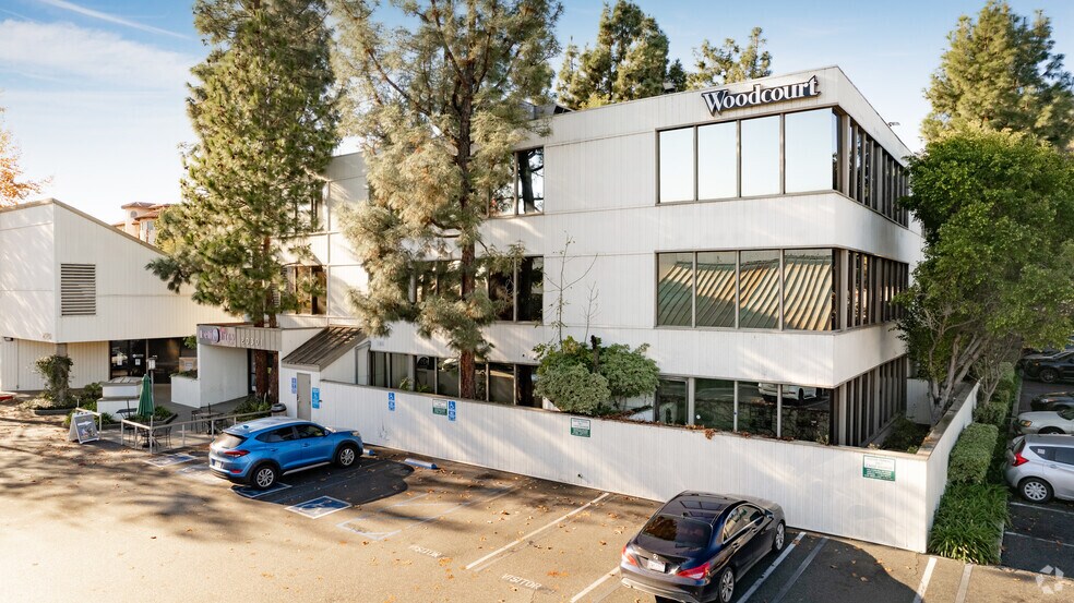 20301 Ventura Blvd, Woodland Hills, CA à louer - Photo du bâtiment - Image 1 de 5