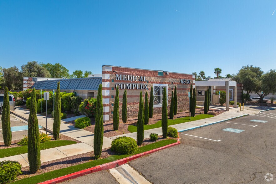 6330 W Flamingo Rd, Las Vegas, NV for lease - Primary Photo - Image 1 of 27