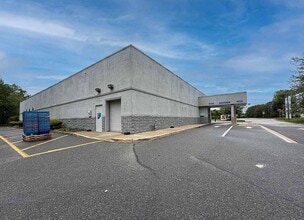 1041 Burnt Tavern Rd, Brick, NJ for sale Interior Photo- Image 2 of 3