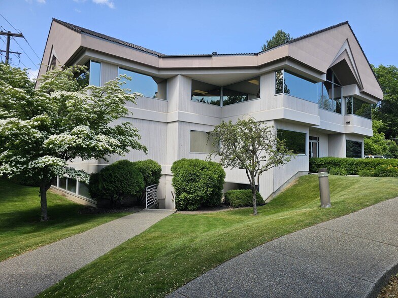 1044 N Northwest Blvd, Coeur d'Alene, ID à vendre - Photo du bâtiment - Image 2 de 4