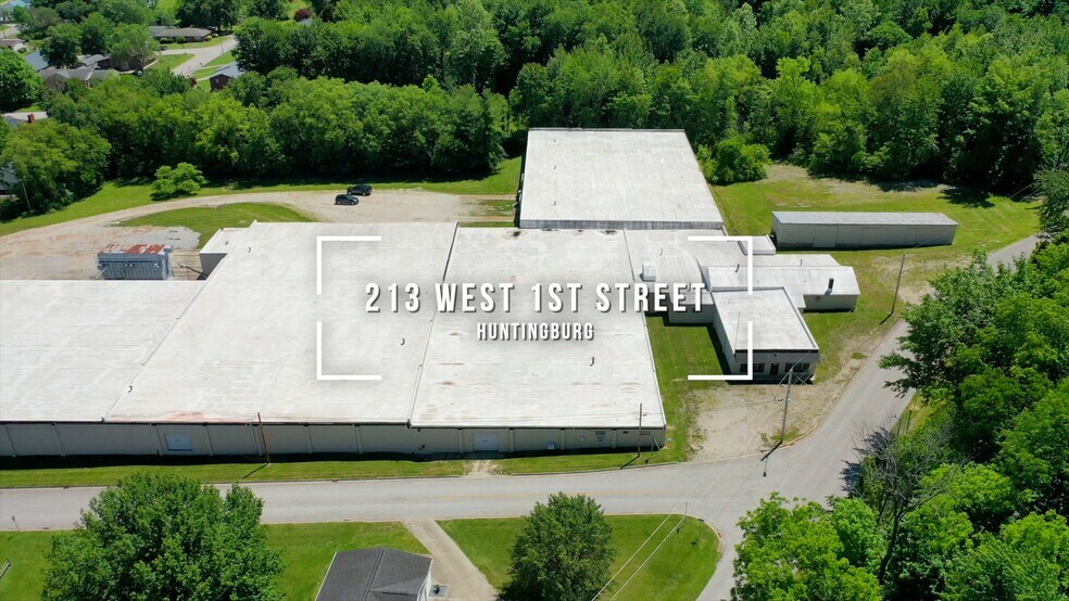 213 W 1st St, Huntingburg, IN à louer - Vidéo sur l’inscription commerciale - Image 2 de 16