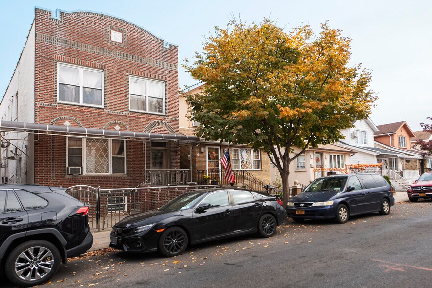 1811 72nd St, Brooklyn, NY à vendre - Photo du bâtiment - Image 2 de 4