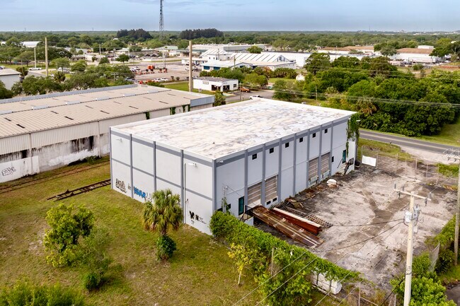 Plus de détails pour 3490 Oleander Ave, Fort Pierce, FL - Industriel à vendre